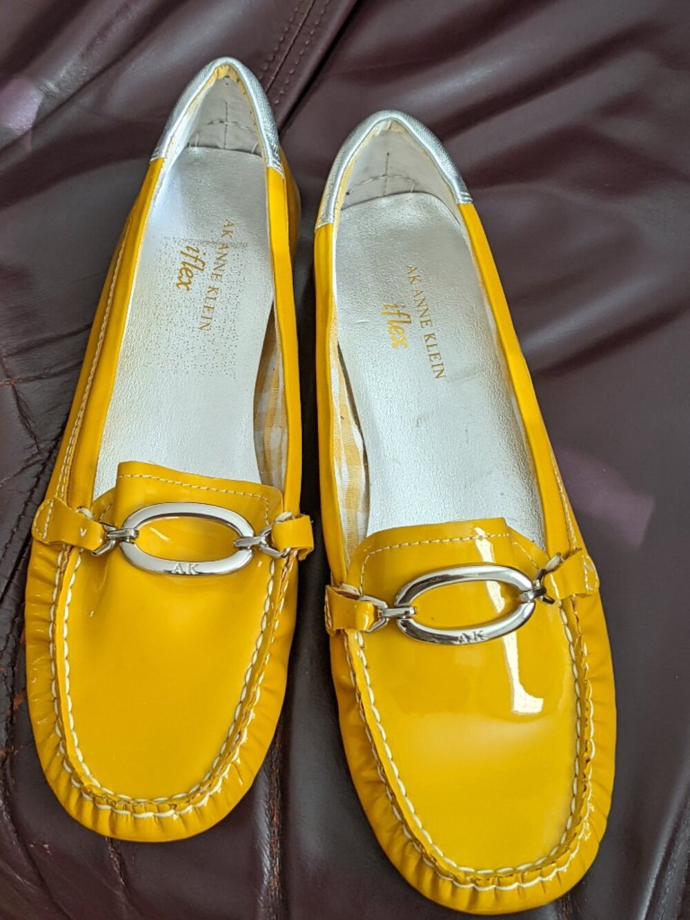 NEW Woman's AKJALIA Mocassin Loafers Anne Klein Yellow Patent Leather Size 8